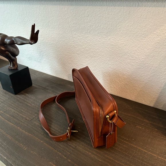 VINTAGE COACH (Re)LOVED - Picture 4 of 8